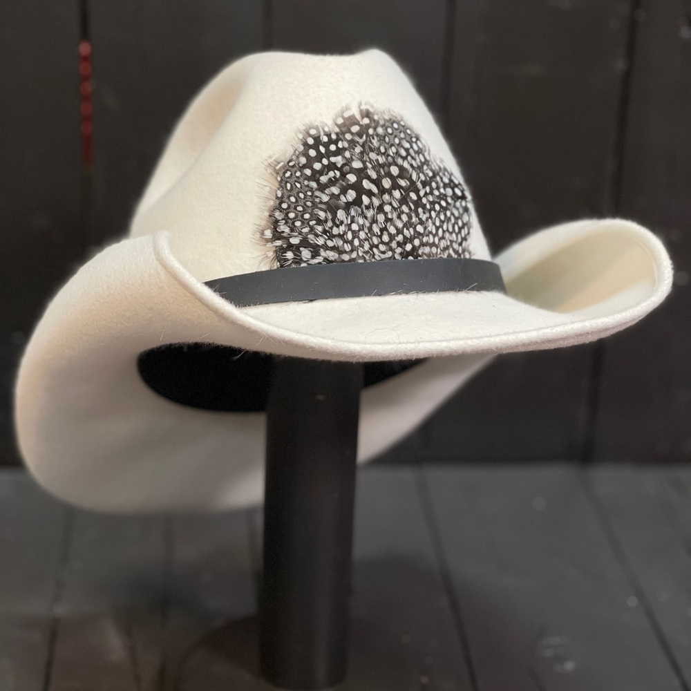 Handmade 100x rabbit fur felt hat. Other colors av